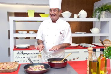Los chefs españoles se rinden ante Karlos Arguiñano: El más