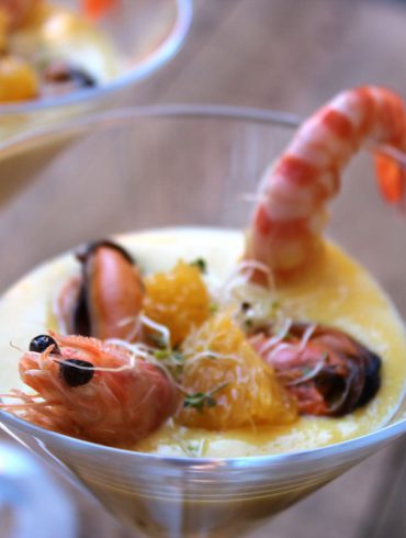 Gazpacho de mandarina con mejillones y langostinos 4