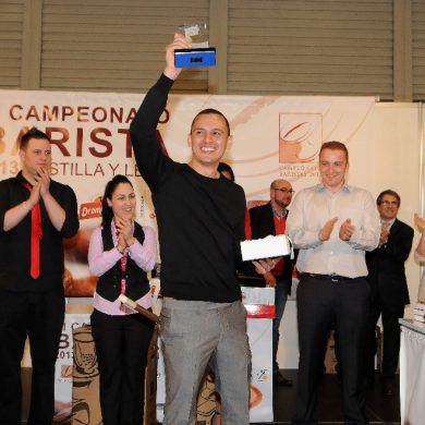 Rafael Guerrero Vanegas se ha proclamado por segundo año consecutivo Mejor Barista de Castilla y León al proclamarse vencedor del VII Campeonato de Baristas de Castilla y León.